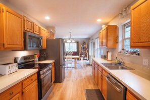 Private kitchen - Arbor Pines Egeler - secluded in the woods yet walkable to downtown Glen Arbor! (Glen Arbor)