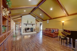 Interior - Leon New Listing (Kinston)