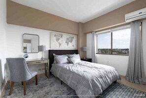 2 bedrooms, iron/ironing board, WiFi, bed sheets - Beach, duty shops, clubs, restaurants and 5 stars hotels, very best of Guam. (Tamuning)