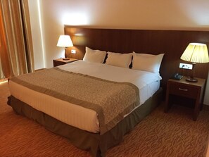 Standard Room, Private Bathroom, City View | Blackout drapes, soundproofing, free WiFi - Hocine Hotel Constantine (El Khroub)