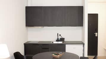 1 bedroom, desk, laptop workspace, free WiFi