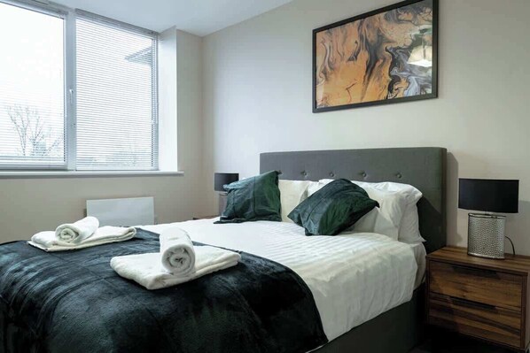 Iron/ironing board, travel cot, free WiFi, bed sheets
