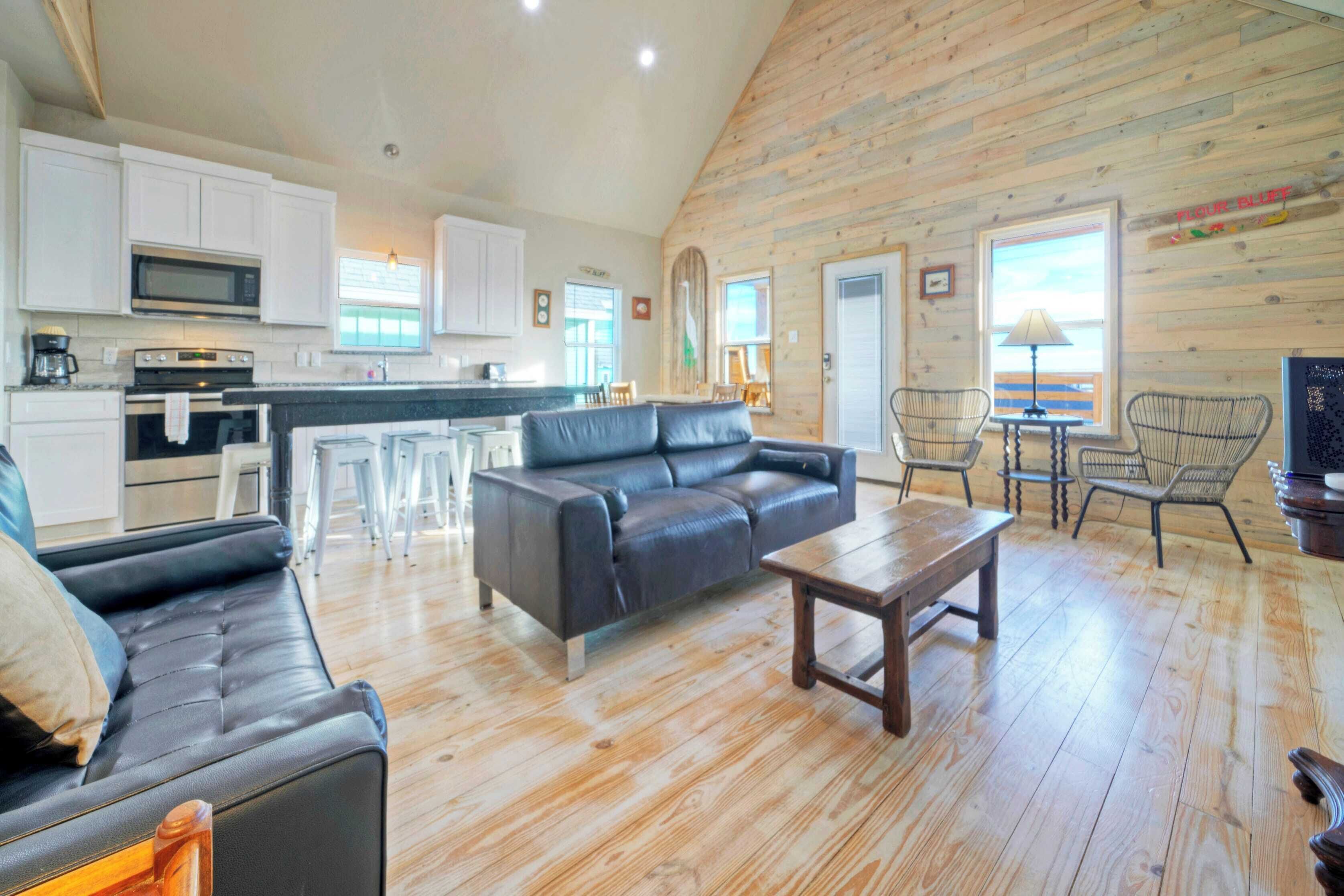 House (6 Bedrooms) | Interior