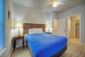 House (6 Bedrooms) | Interior - Group Getaway w/ Pool, Boat Dock 2 Homes Laguna Village Retreat by Avantstay (Corpus Christi)