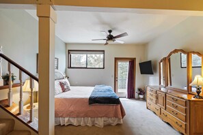 House (6 Bedrooms) | Interior