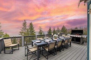 BBQ/picnic Area - Starry Heights by Avantstay 6bdr, Stunning Views (Lake Arrowhead)
