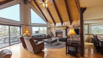 House (6 Bedrooms) | Interior