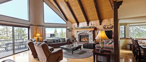 House (6 Bedrooms) | Interior