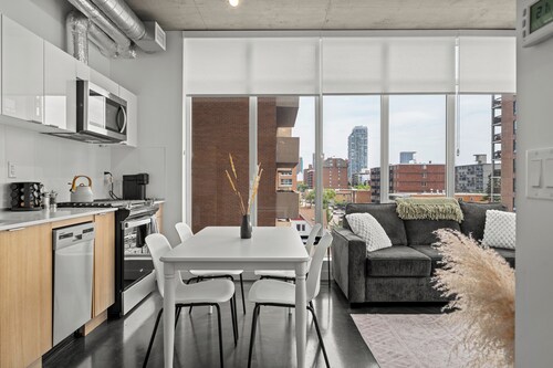 Designer Cosmopolitan Loft in Downtown Calgary