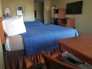 1 slaapkamer, een bureau, een strijkplank/strijkijzer, wifi