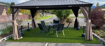 OAKRIDGE INN & SUITES