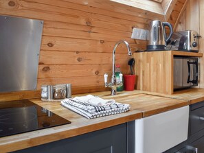 Private kitchen - 1 bedroom accommodation in Corney, near Millom (Corney, near Millom)