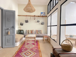Smart TV - Riad B&b, à 10mn D'essaouira, Climatisé, Proximité Golf, Aéroport Médina (Commune Rurale Agerd)