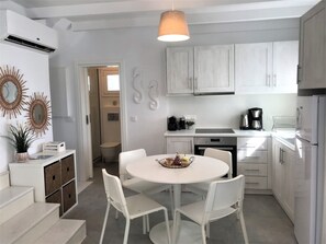 KylskÄp, mikrovÄgsugn, ugn och spishÀll