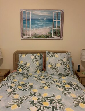 4 bedrooms, iron/ironing board, WiFi