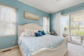 3 bedrooms, iron/ironing board, WiFi, bed sheets - Bear Trap Dunes dog-friendly retreat with serene water views (Ocean View)