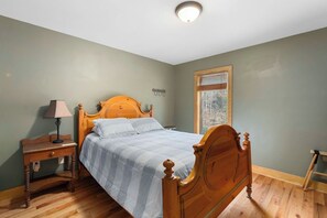 4 soverom, skrivebord, strykejern/-brett og wi-fi