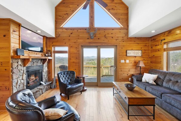 TV, fireplace - Mountain Getaway near Boone, Hot Tub, and Gorgeous Views! (Fleetwood)