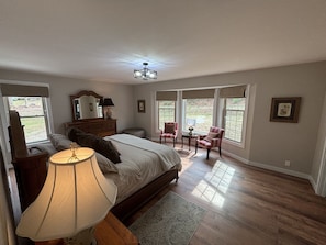 3 bedrooms, iron/ironing board, WiFi, bed sheets - Whole 3 Br 3Ba  haven nestled in the heart of the Blue Ridge Mountains.  (Horse Shoe)