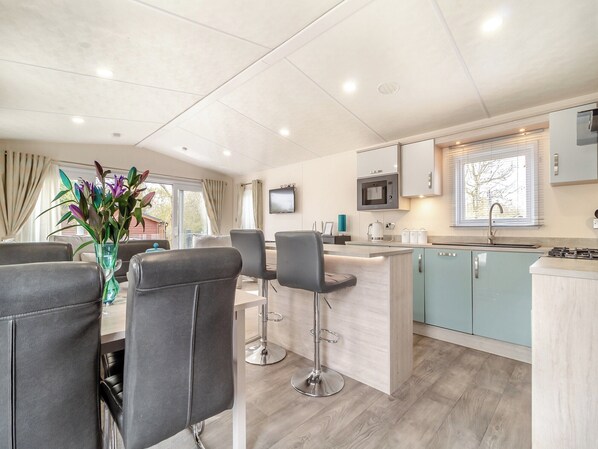 Dishwasher, highchair