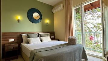 Standard Double Room | WiFi (free), bed sheets