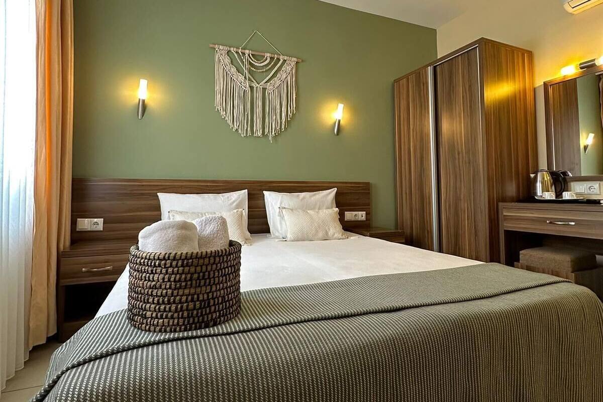 Standard Double Room | Free WiFi, bed sheets