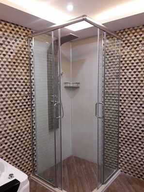 Standard Double or Twin Room | Bathroom