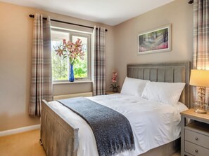 Unclassified image, 3 of 15, button - 5 bedroom accommodation in Geldeston, near Beccles (Geldeston, near Beccles)