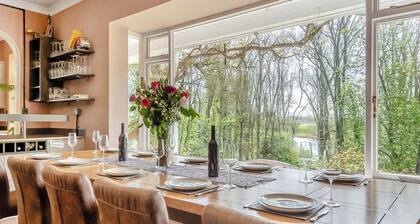 5 bedroom accommodation in Geldeston, near Beccles