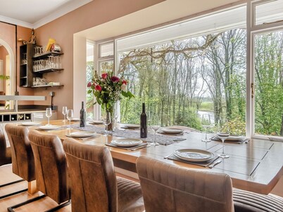 5 bedroom accommodation in Geldeston, near Beccles