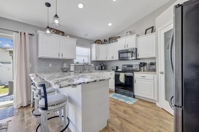 Luxury 4 bed 2.5 bath home TF