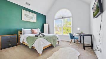 3 bedrooms, desk, iron/ironing board, WiFi