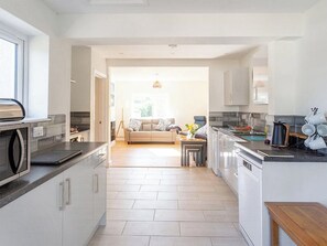 Interior - Ideal holiday accommodation for up to eight guests near Lyme Regis beaches. (Lyme Regis)