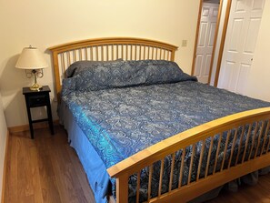 3 chambres, fer et planche à repasser, Wi-Fi, draps fournis