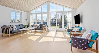 Amazing home in Frederikshavn