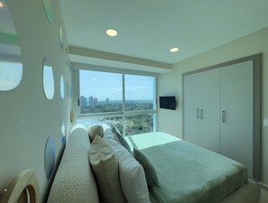 2 bedrooms, iron/ironing board, travel cot, WiFi