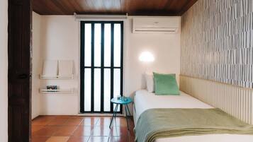 3 bedrooms, iron/ironing board, travel crib, WiFi