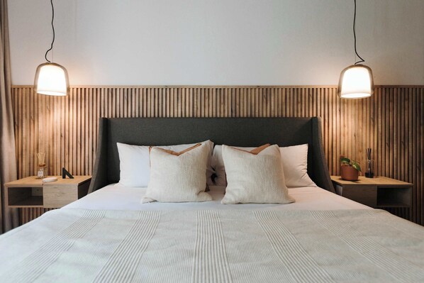 3 slaapkamers, een strijkplank/strijkijzer, reisbedje, wifi