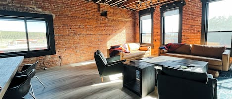 Signature Loft, Multiple Beds