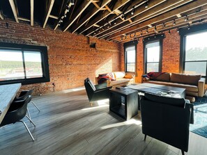 Signature Loft, Multiple Beds | Frette Italian sheets, premium bedding, down comforters, minibar - The Timberline (Leadville)