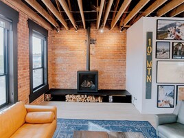 特色复式房, 多张床 | 意大利 Frette 床单、高档床上用品、羽绒被、迷你吧