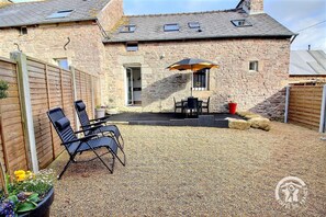 Outdoor dining - Ty Maria - Plehedel - Gîte (PLEHEDEL)