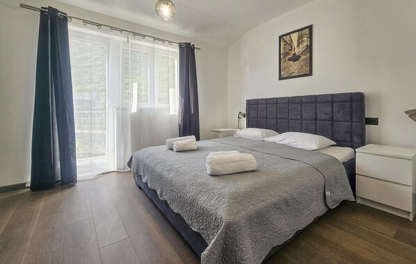 2 chambres, lit parapluie, Wi-Fi gratuit, draps fournis