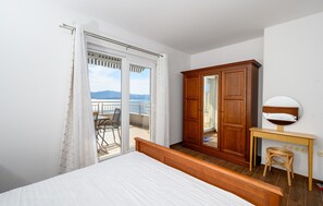 1 bedroom, free WiFi, bed sheets - Lovely apartment in Komarna with WiFi (Komarna)