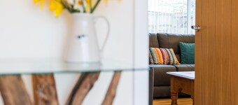 Modern Holiday Cottage - Perfectly placed for visiting Cardigan Town & exploring the coastline