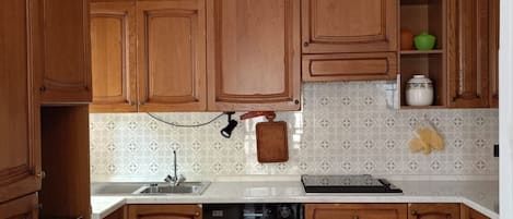 Fridge, oven