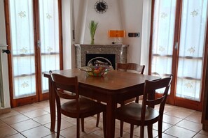 Dining - SE069 - Senigallia, large four-room apartment convenient to services (Senigallia)