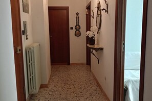 Interior - SE069 - Senigallia, large four-room apartment convenient to services (Senigallia)