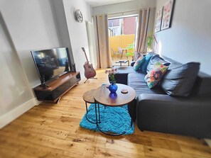 Smart TV, computer monitors