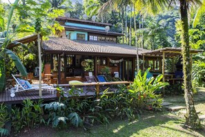 Front of property - CASA KA (São Sebastião)